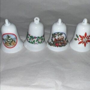 Set of 4 Hallmark Miniature Thimble Bell Ornaments 
EC but no boxes